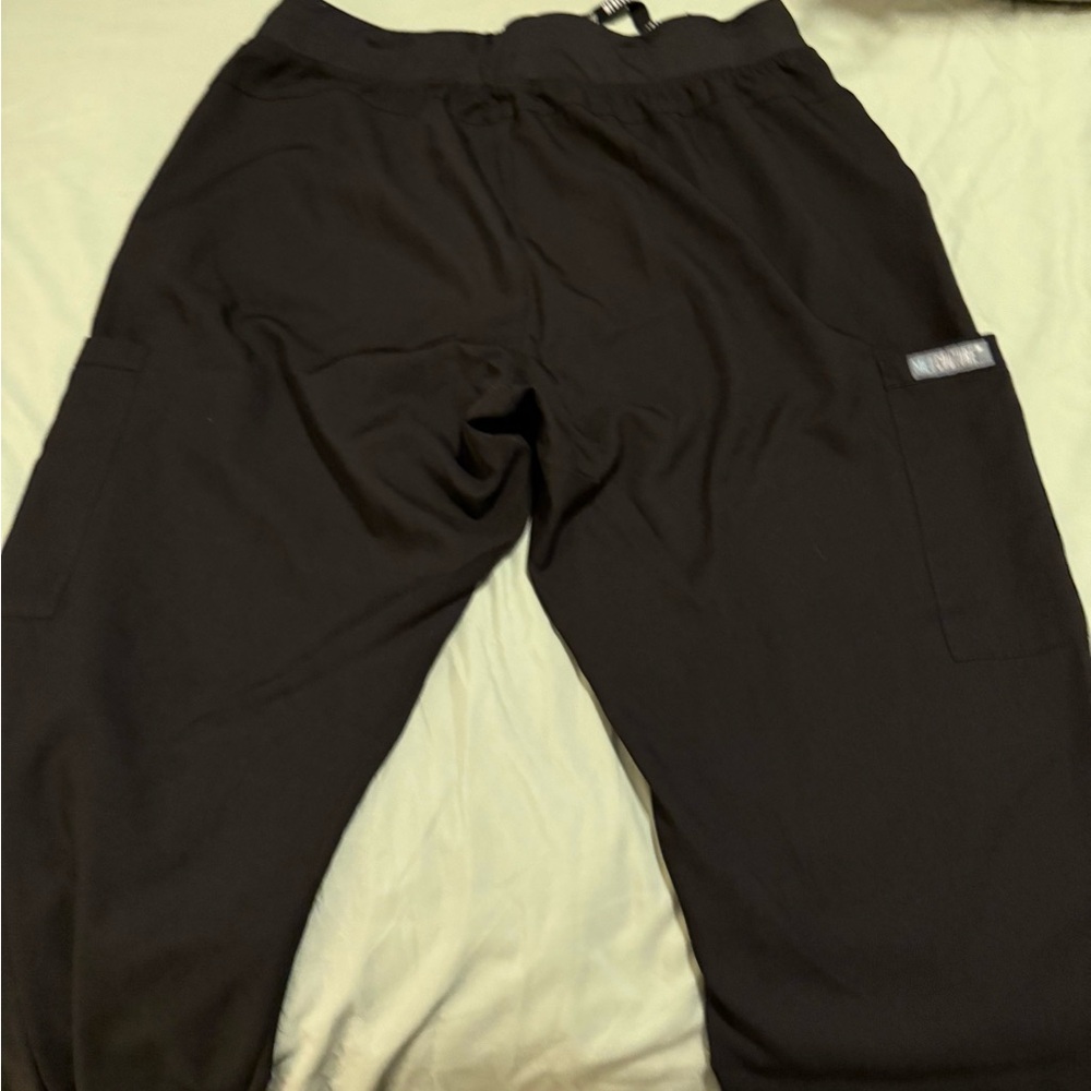 Med Couture Women’s Cargo Pants